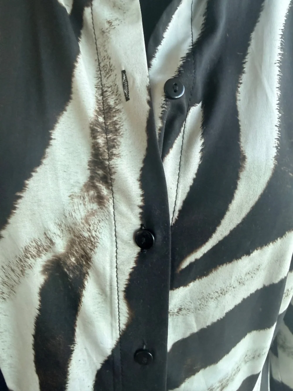PRETTYLITTLETHING Zebra Pattern Button-up